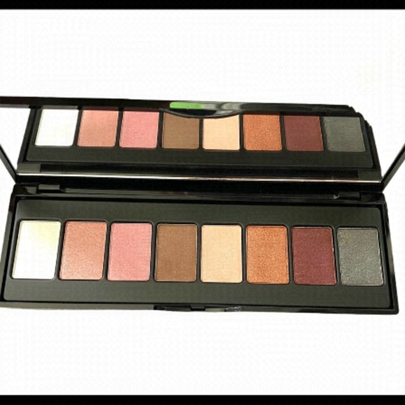 Elizabeth Arden Eyeshadow Palette NEW - Picture 1 of 7